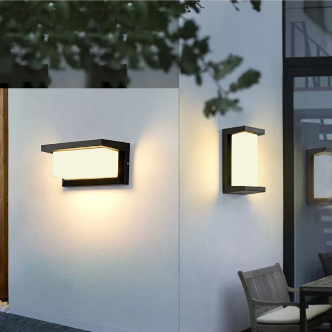 Lampa ścienna z czujnikiem ruchu