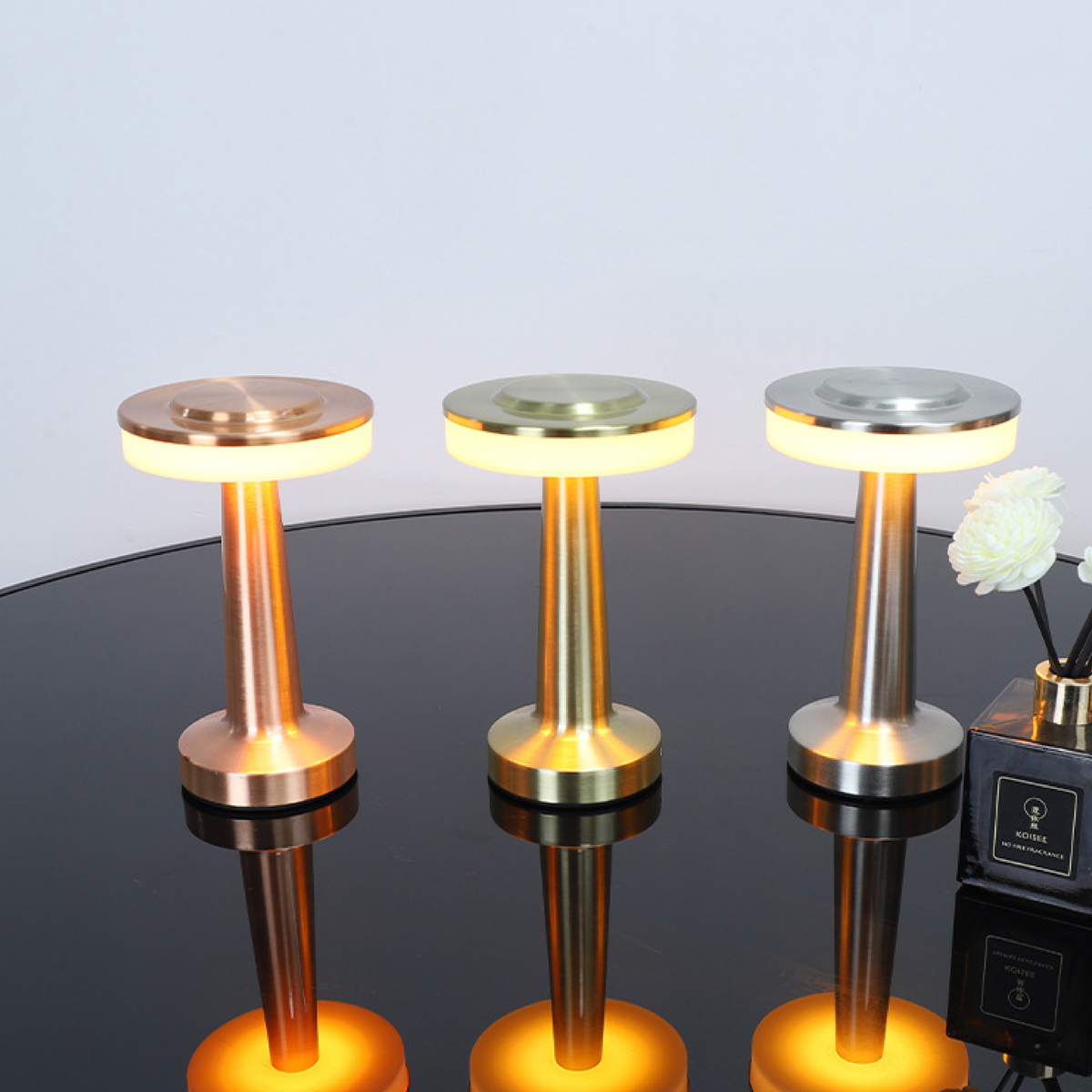 Lampa stołowa LED bezprzewodowa