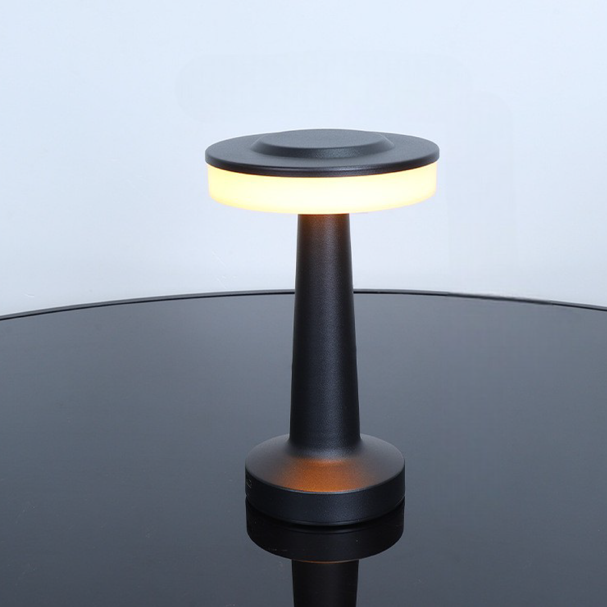 Lampa stołowa LED bezprzewodowa