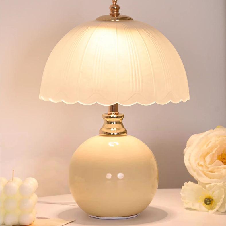 Stolní lampa se skleněným stínidlem