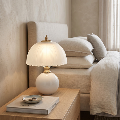 Stolní lampa se skleněným stínidlem