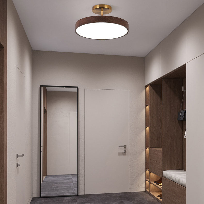 Stropní LED lampa s dřevěným vzhledem