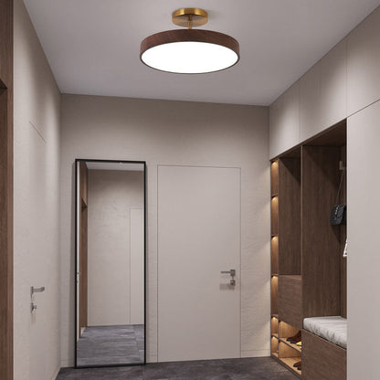 Stropní LED lampa s dřevěným vzhledem