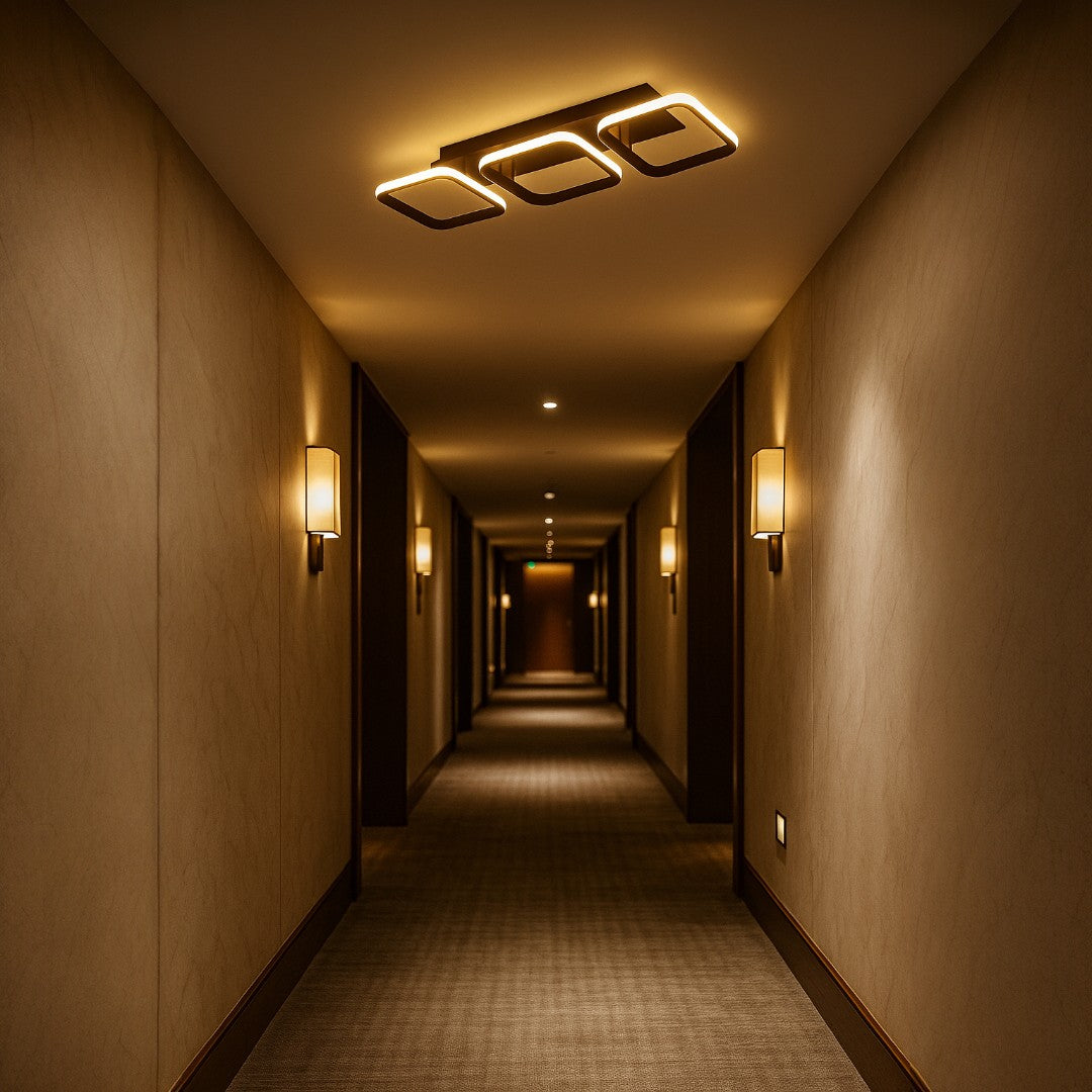 Plafonnier LED à trois abat-jour