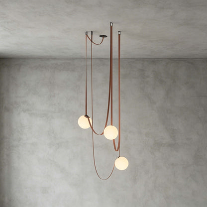Lampa sufitowa z kulistymi kloszami