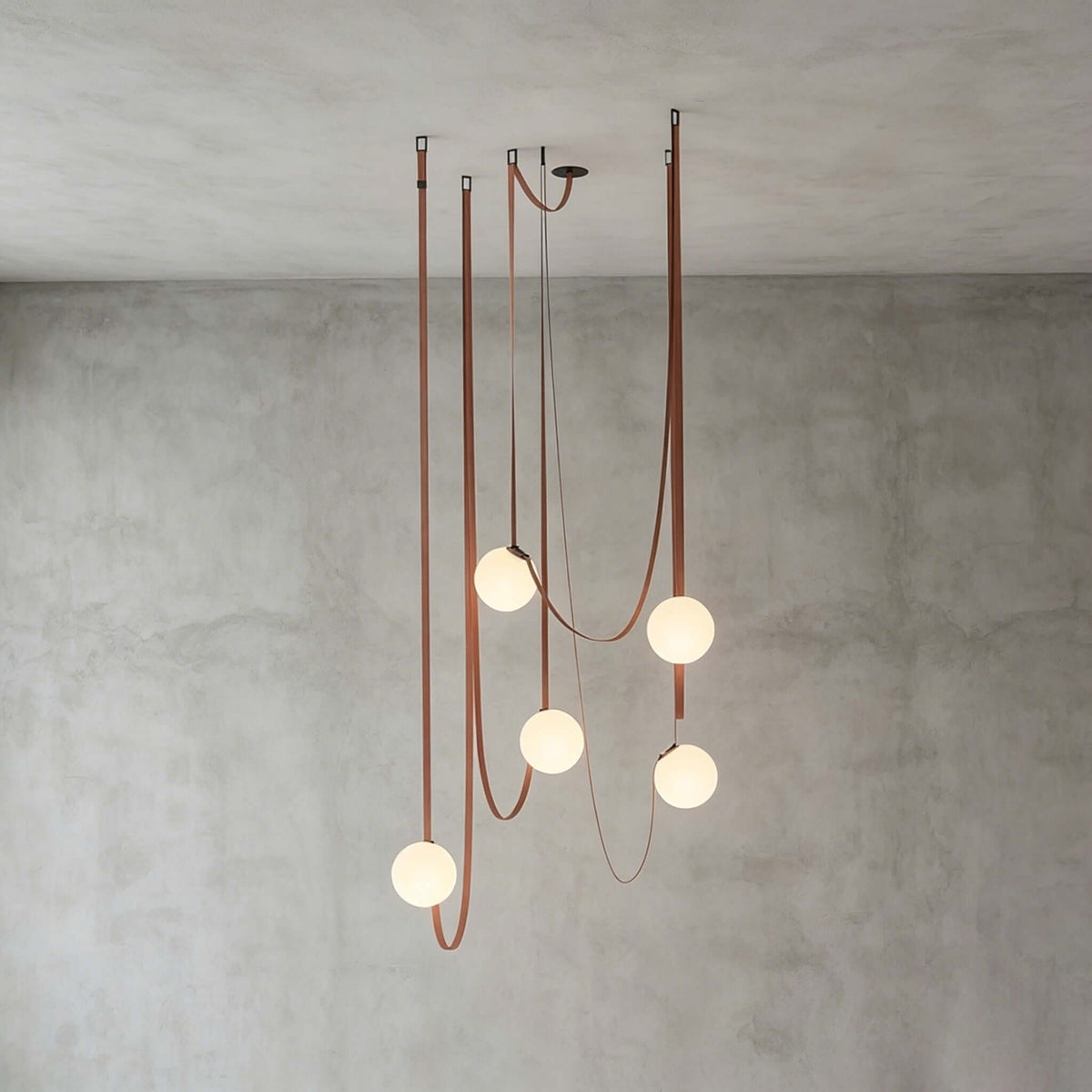 Lampa sufitowa z kulistymi kloszami