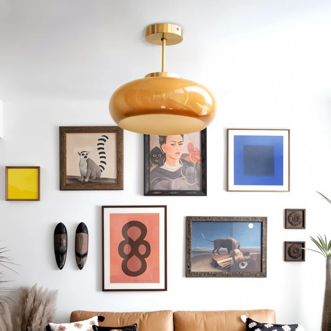 Stropní lampa se skleněným stínidlem