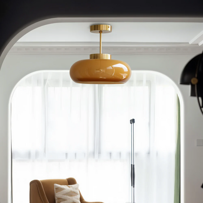 Stropní lampa se skleněným stínidlem