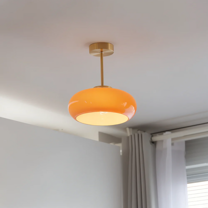 Stropní lampa se skleněným stínidlem