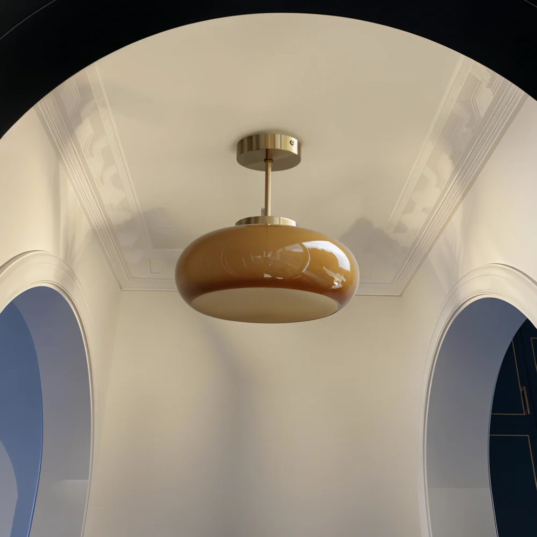 Stropní lampa se skleněným stínidlem