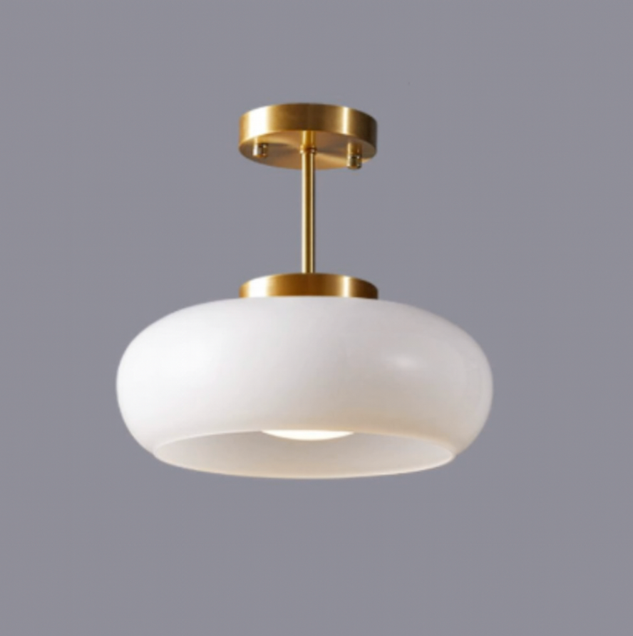 Stropní lampa se skleněným stínidlem