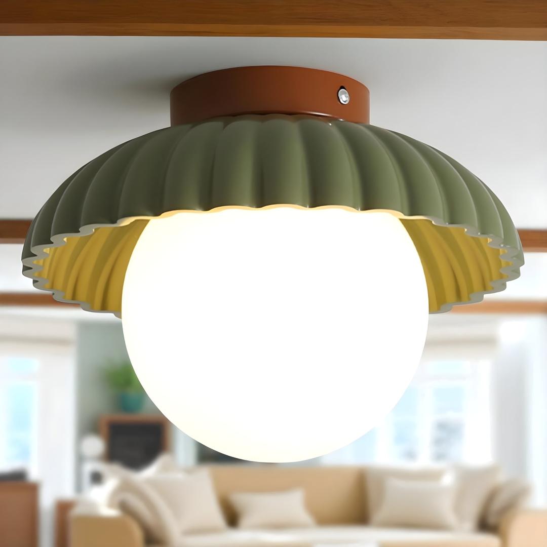 Lampa sufitowa z kloszem muszlowym