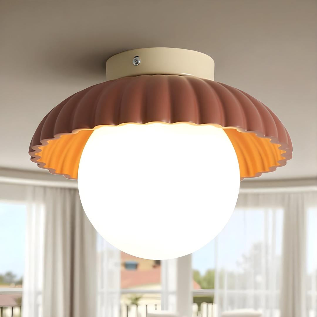 Lampa sufitowa z kloszem muszlowym