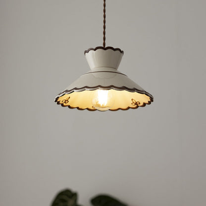 Lampa wisząca ceramiczna falbankowa