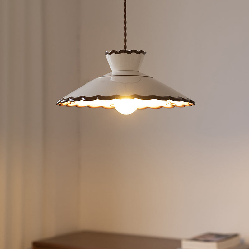 Lampa wisząca ceramiczna falbankowa