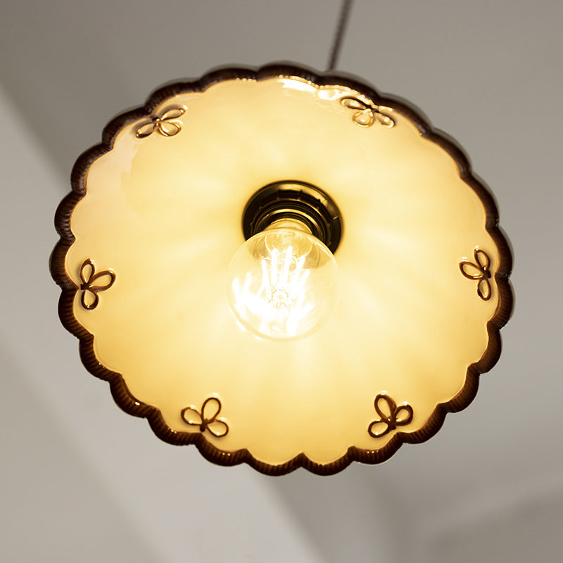 Lampa wisząca ceramiczna falbankowa
