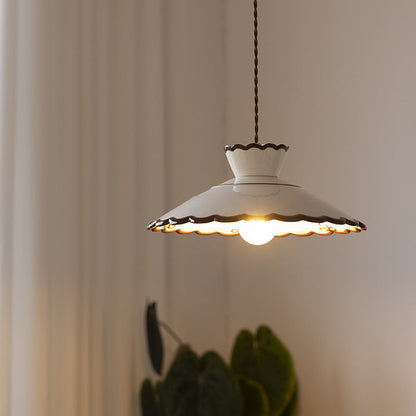 Lampa wisząca ceramiczna falbankowa