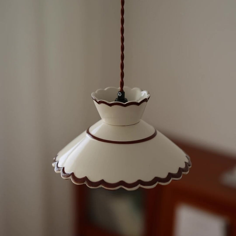 Lampa wisząca ceramiczna falbankowa
