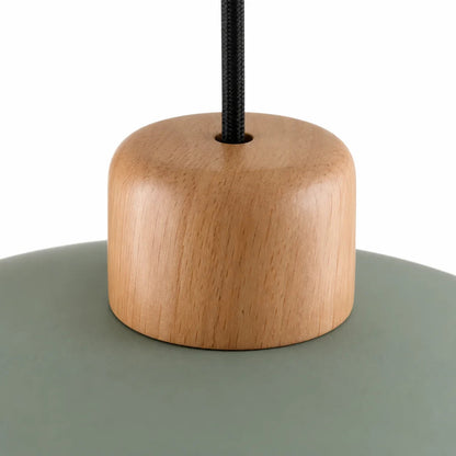 Lampa wisząca z drewnianym elementem
