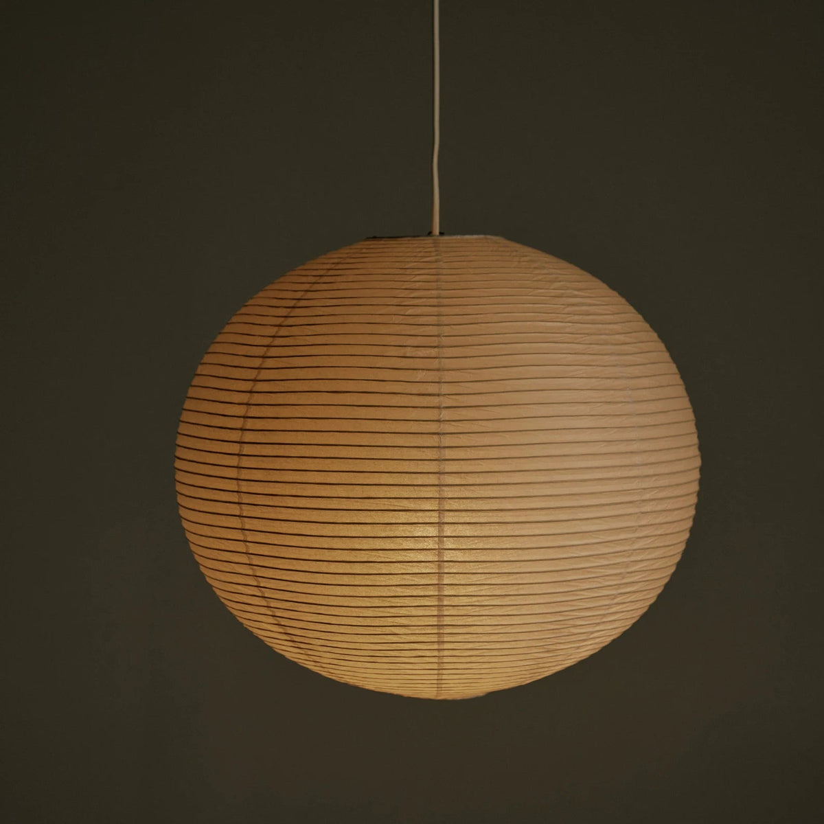 Paper sphere pendant lamp