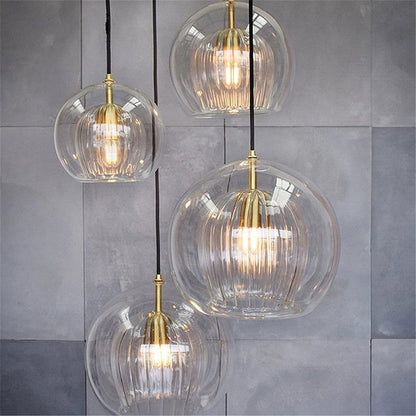 Skleněná kulová závěsná lampa