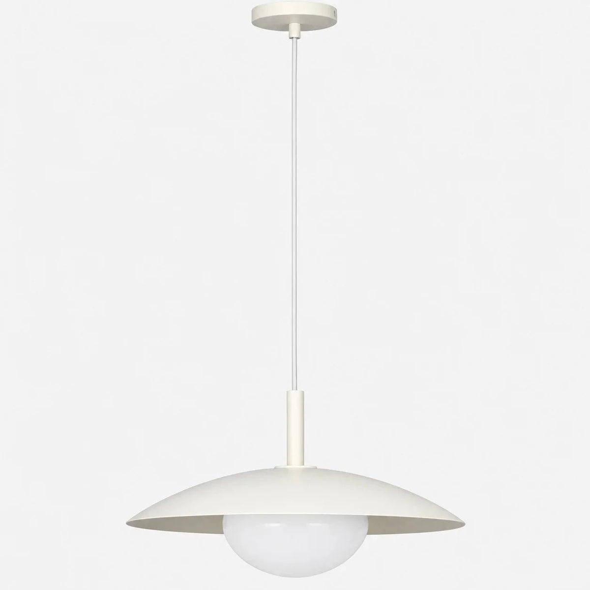 Lampe suspendue en forme d’assiette