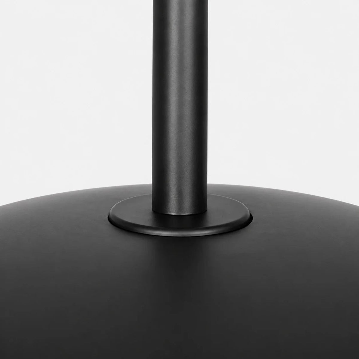 Lampe suspendue en forme d’assiette
