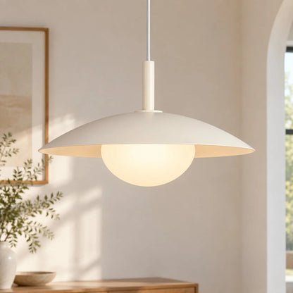 Lampe suspendue en forme d’assiette