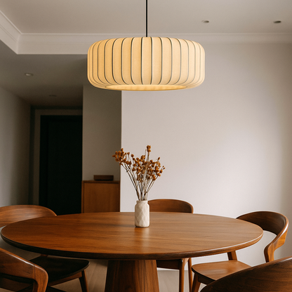 Lampa wisząca z kloszem materiałowym