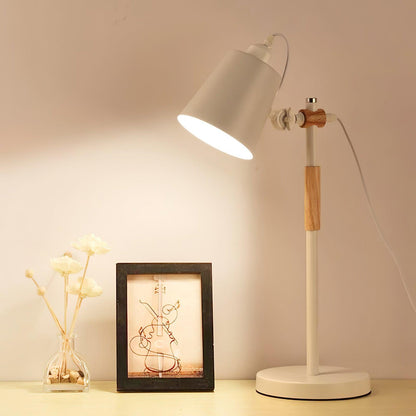 Lampka biurkowa z regulowanym kloszem