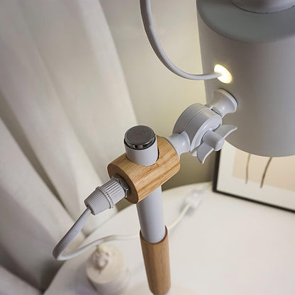 Lampka biurkowa z regulowanym kloszem
