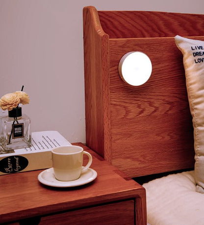 Motion sensor bedside lamp