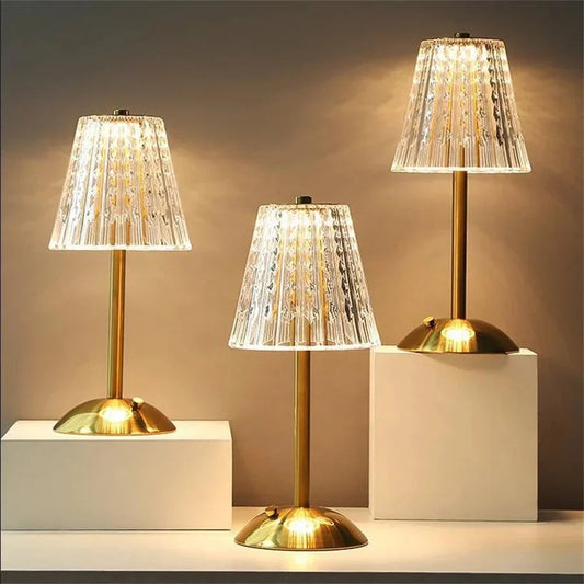 Lampka stołowa LED ryflowany klosz