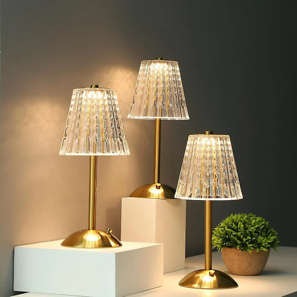Stolní LED lampa s rýhovaným stínidlem
