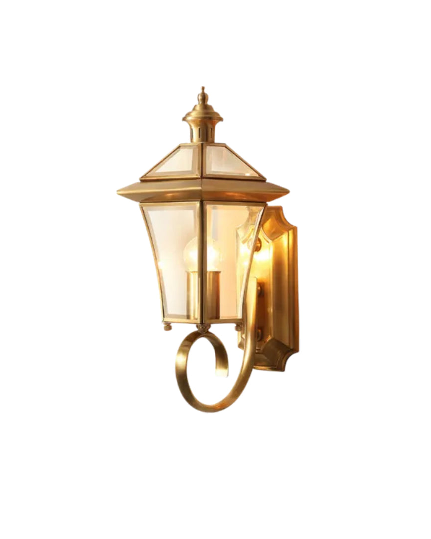 Outdoor wall lantern