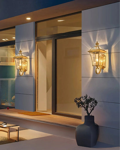 Outdoor wall lantern