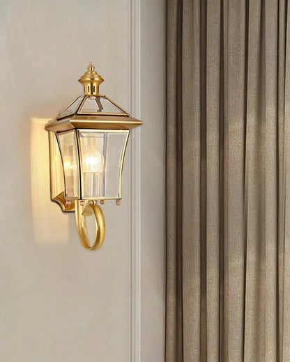 Outdoor wall lantern