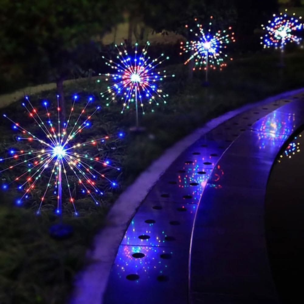 Solární zahradní lampa ve tvaru ohňostroje