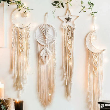 Macramé dream catcher with lights