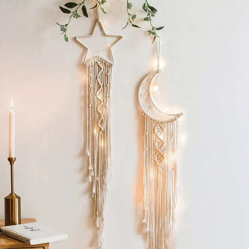 Macramé dream catcher with lights