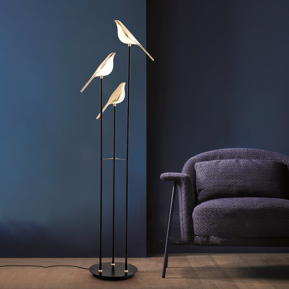 Floor lamp with a bird motif