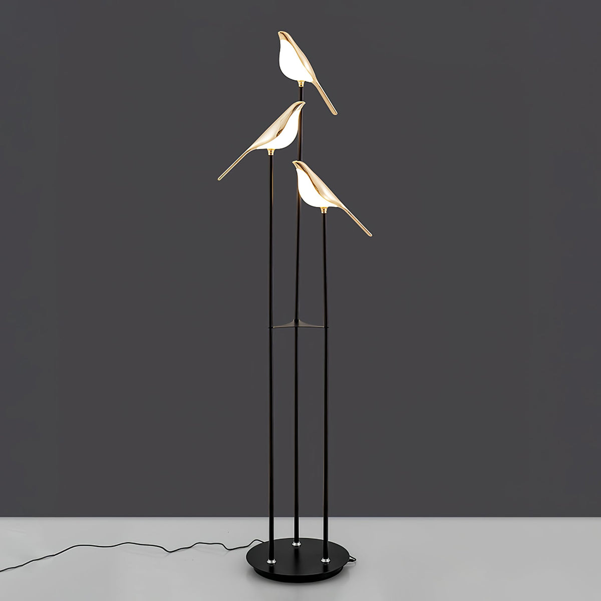 Floor lamp with a bird motif