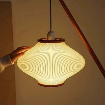 Stojací lampa s obloukovým ramenem
