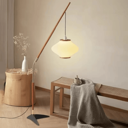 Stojací lampa s obloukovým ramenem