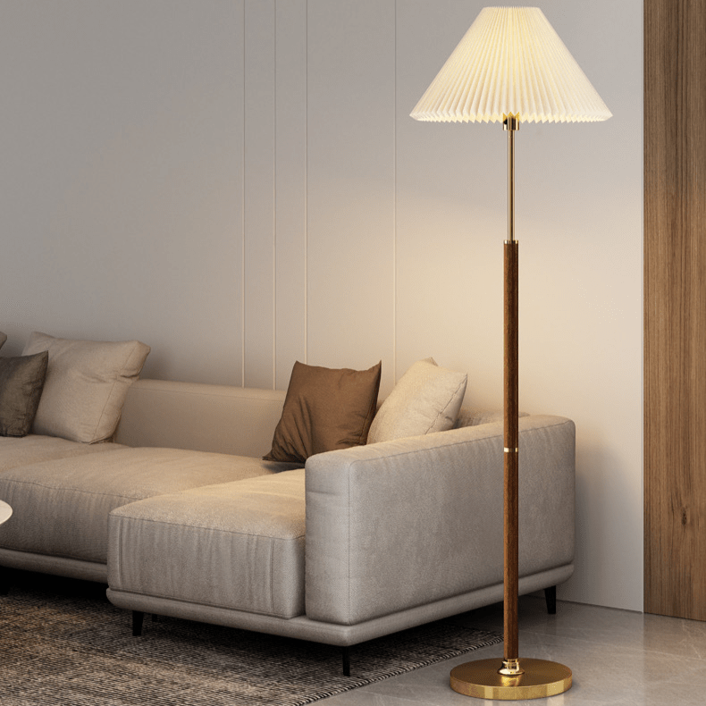Lampa podłogowa z papierowym kloszem