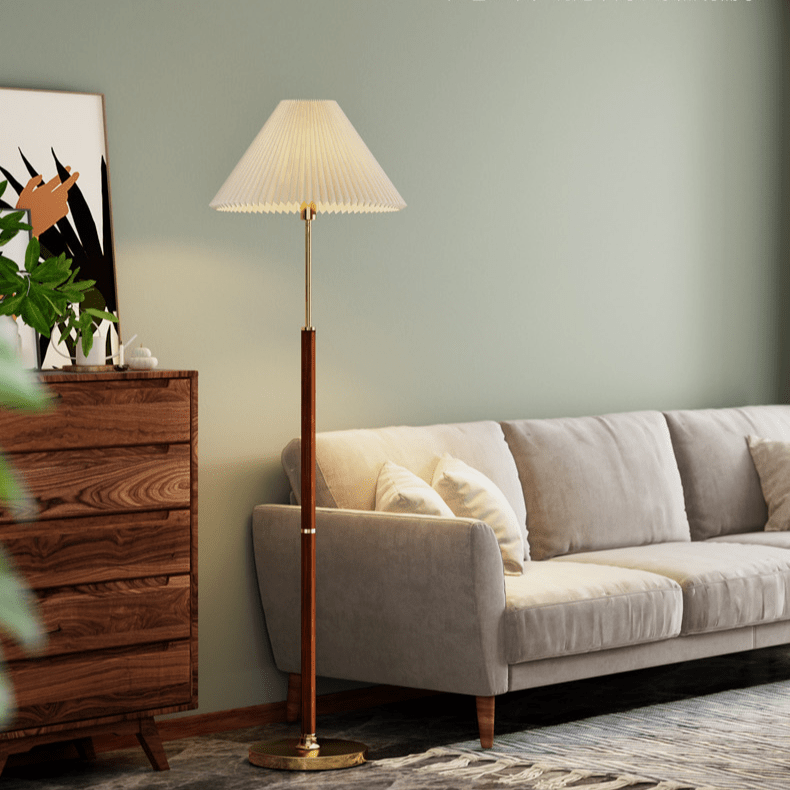 Lampa podłogowa z papierowym kloszem