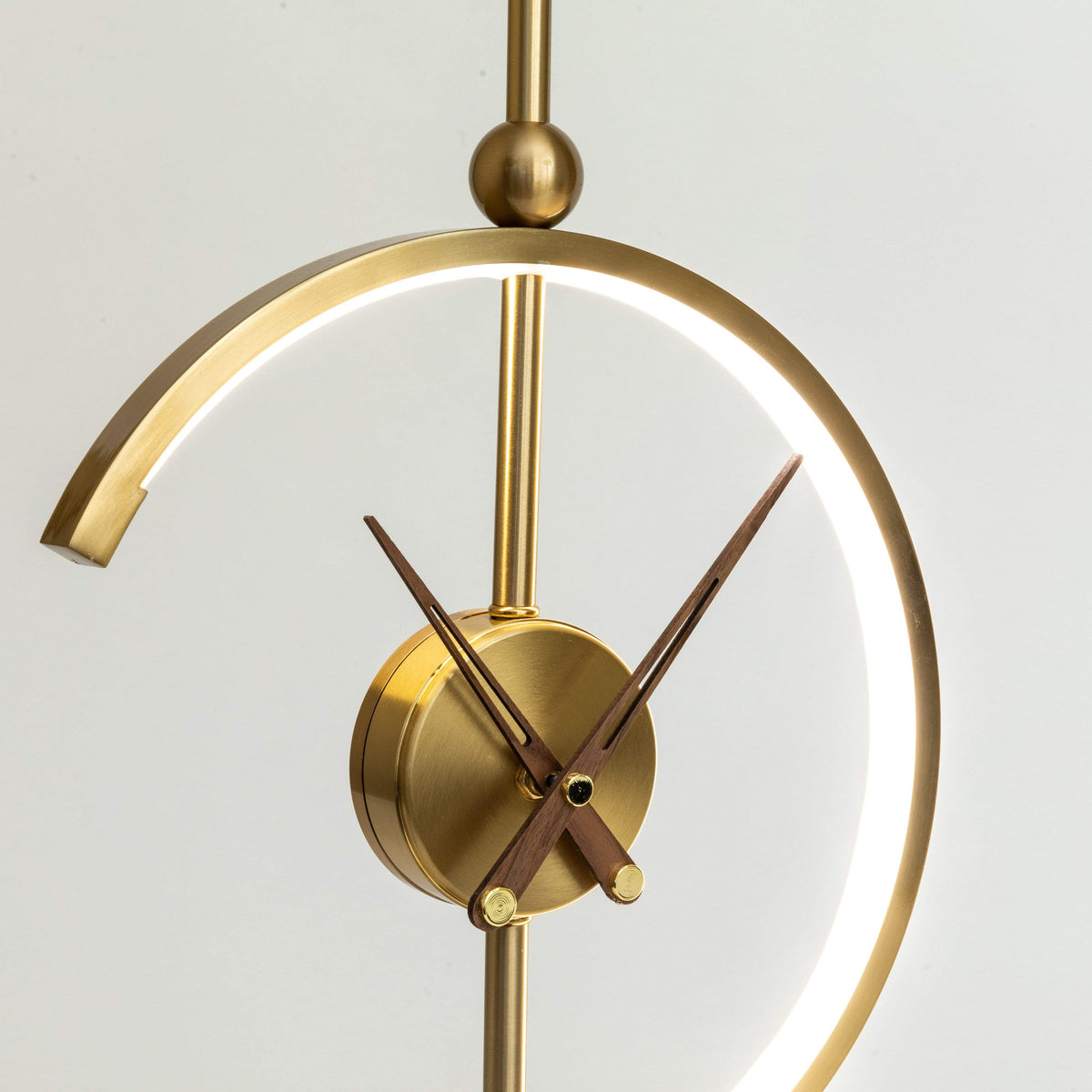 LED table lamp with clock and Qi charging