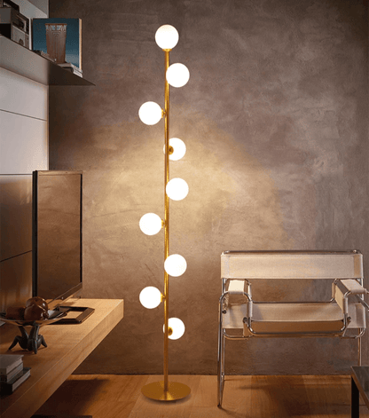 Stojací lampa se skleněným stínidlem