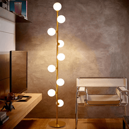 Stojací lampa se skleněným stínidlem