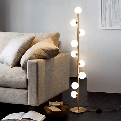 Stojací lampa se skleněným stínidlem